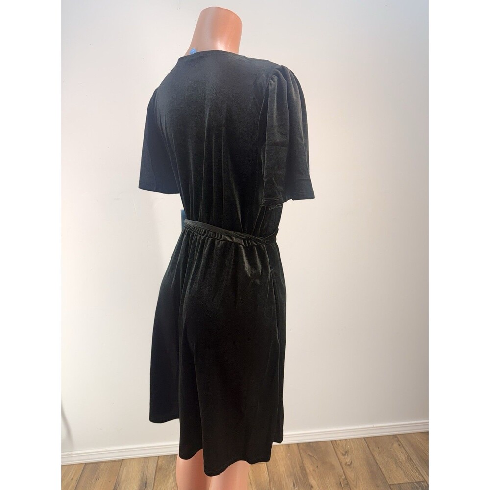 Draper James Black Velvet Wrap Dress Size M Short  Sleeve W/Pockets - Picture 4 of 16